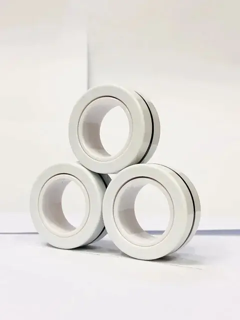 BIAŁY