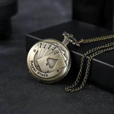 Image de Montre de Poche Luxe en Forme de Carte à Jouer