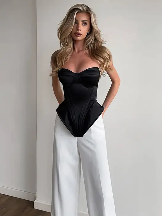Image de Haut Sans Bretelles Sexy à Dos Nu - Style Chic & Élégant