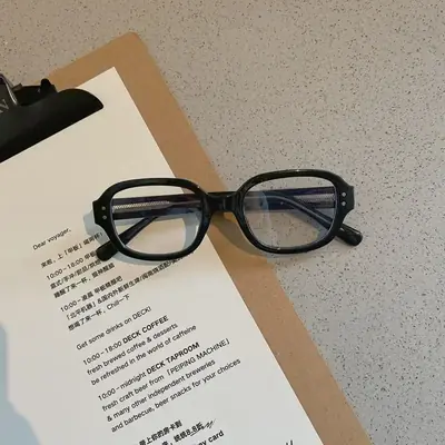 Image de Lunettes Vintage Y2K Rouge - Style Rétro & Protection Bleue