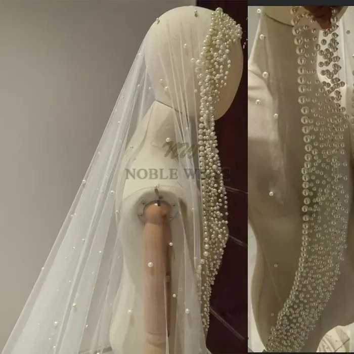 Image de Voile de Mariée Long avec Perles Luxueuses