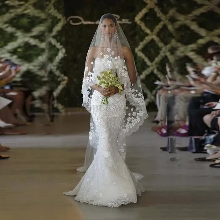 Image de Voile de Mariée Long avec Fleurs 3D en Dentelle