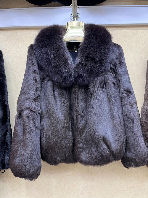 Image de Manteau de Fourrure de Lapin Véritable avec Col de Renard