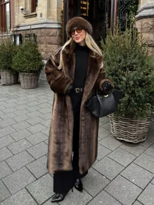 Image de Manteau Fausse Fourrure Femme Hiver 2025 - Élégant & Chaud