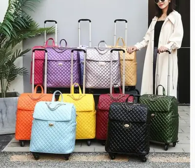 Image de Valise à Roulettes Cabine Femme - Élégante & Pratique