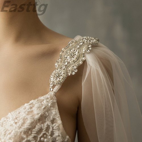 Immagine di Velo da Sposa Lungo in Tulle Bianco Avorio con Top a Diamante, Larghezza 300 cm, Lunghezza Cattedrale – Mantello Scialle Elegante per Matrimonio