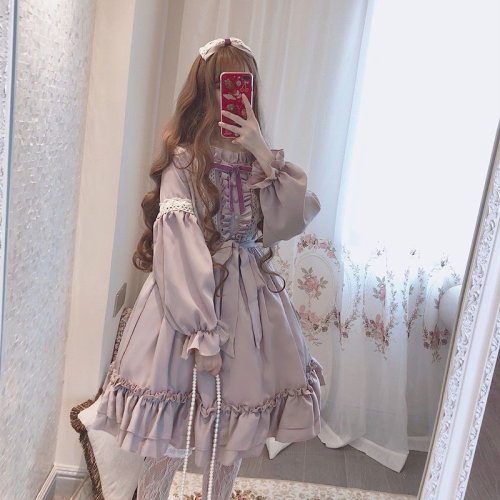 Zdjęcie Uroczy Strój Lolita w Stylu Alice w Krainie Czarów – Długi, Rękawiczny Sukienka z Koronką i Falbankami dla Młodych Kobiet