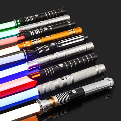 Immagine di Spada Laser RGB con 16 Colori, Manico in Metallo, Doppio Taglio, Suoni di Duello Realistici, Sciabola Luminosa 2 in 1 per Cosplay e Puntelli da Palcoscenico - Giocattolo per Bambini e Adulti