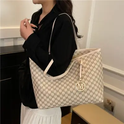 Image de Sac Fourre-Tout Tendance en Cuir PU - Grand Format pour Femmes