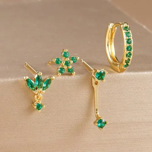 Image de Boucles d'oreilles Huggie Or avec Fleur en Zircon - Ensemble 4 Pièces