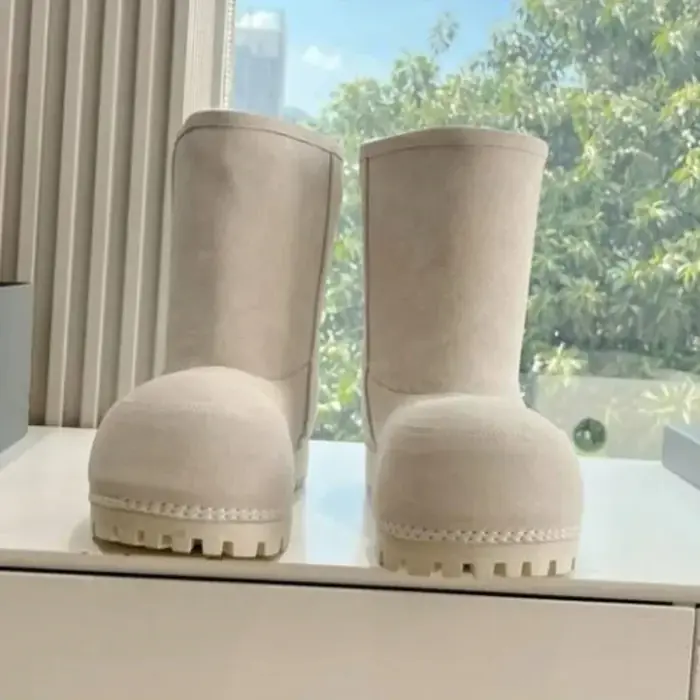 Beige moyen-veau peluche
