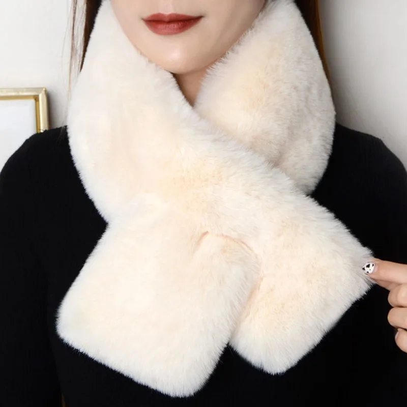 Imagen de Bufanda Cálida de Felpa para Mujer - Invierno 2024