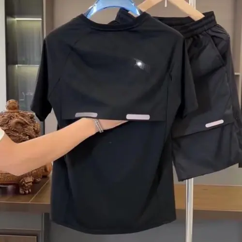 Image de Ensemble homme été 2024 : t-shirt respirant + short rapide séchage