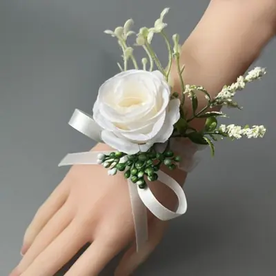 Image de Bouquet de Demoiselle d'Honneur Blanc - Fleur Artificielle Élégante