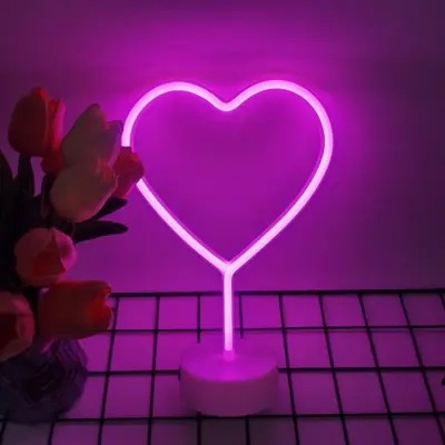 Image de Néon Coeur Lumineux - Déco Romantique & Ambiance Chaleureuse