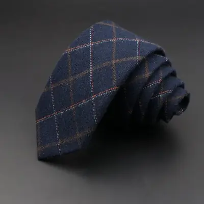 Image de Cravate Homme 6 cm Gris Plaid - Élégante & Décontractée