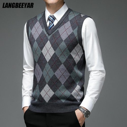 Imagen de Suéter Chaleco de Lana Argyle con Cuello en V para Hombre – Diseño de Moda Otoñal con Detalles de Diamantes, Prenda Informal Sin Mangas de Alta Calidad