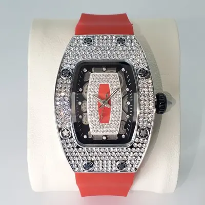 Image de Montre Femme Luxe Diamants - Design Ice Out Élégant