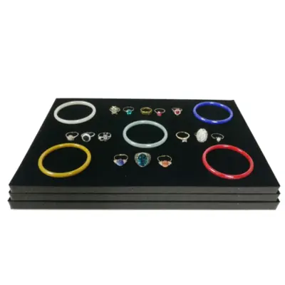 Image de Présentoir de Bijoux Velours Noir & Gris - Organisez Vos Bijoux avec Style
