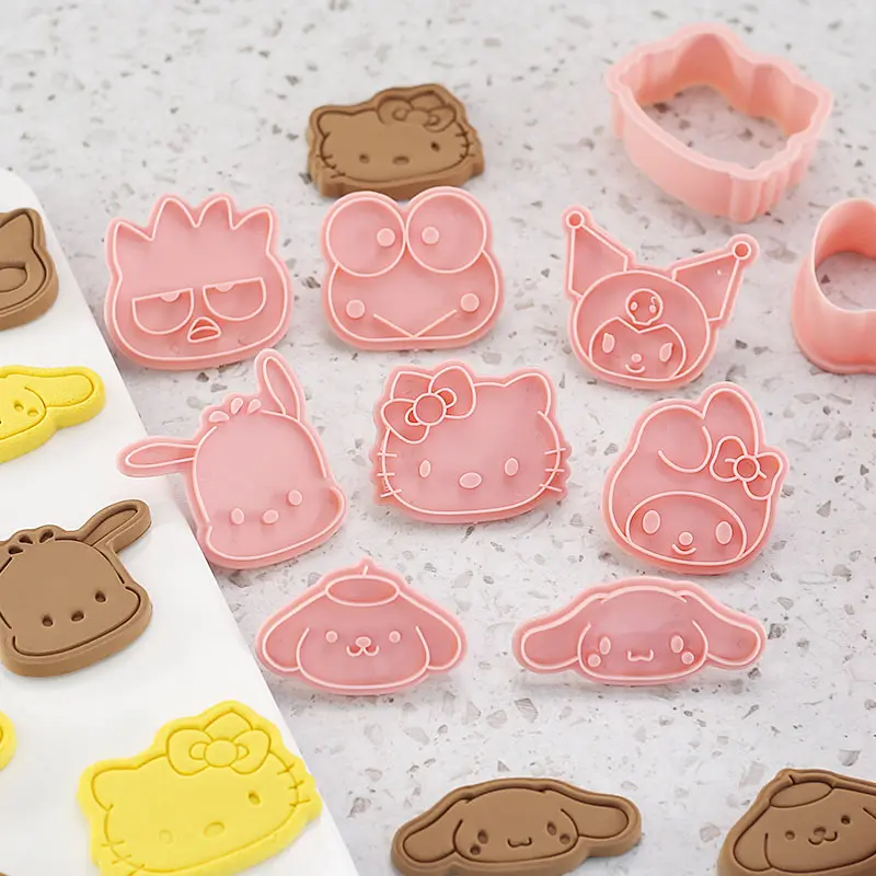 Immagine di Set di Tagliapasta a Forma di Personaggi Sanrio: Hello Kitty, Kuromi, Cinnamoroll – Ideale per Decorare Biscotti, Dolci e Feste Tematiche