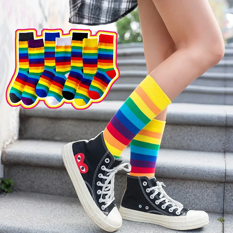 Afbeelding van Stijlvolle Regenboog Gestreepte Dames Sokken met Elastische Band – Lange Sportieve Sokken in Retro Harajuku Stijl voor een Kleurrijke Look