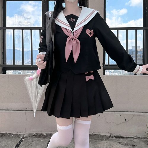 Bild von Japanische Schuluniform – Eleganter JK-Stil für Frauen