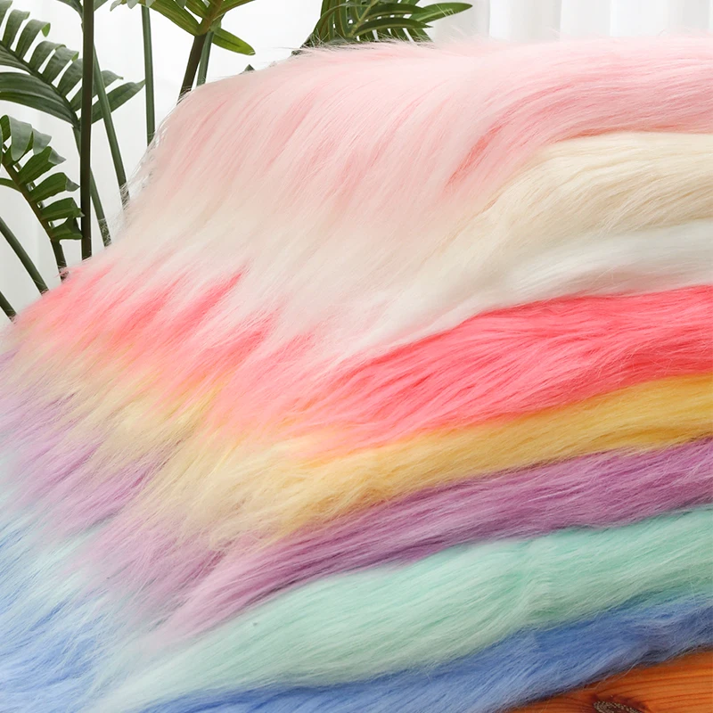 Bild von Kunstpelz-Stoff 25x45 cm – Langhaar für Tierkostüme & DIY-Projekte