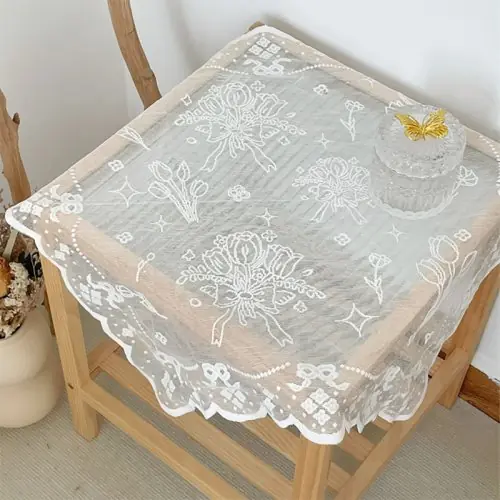 Image de Nappe Dentelle Brodée Antique - Élégance Raffinée pour Votre Table