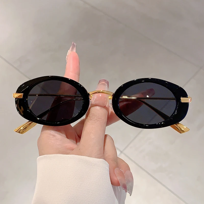 Imagen de Gafas de Sol Retro con Montura Ovalada - Estilo de Moda para Mujer