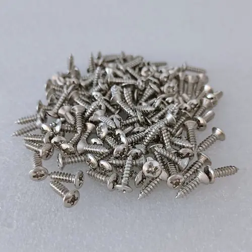 Image de Lot de 50 Vis Métalliques pour Plaque Électrique - Or, Noir, Argent