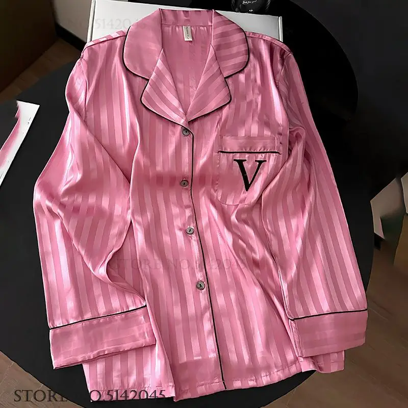 Imagen de Pijama Femenino Rosa Intenso con Rayas - 2 Piezas