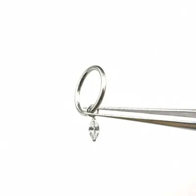 Image de Piercing Huggie en Titane G23 - Élégant & Hypoallergénique