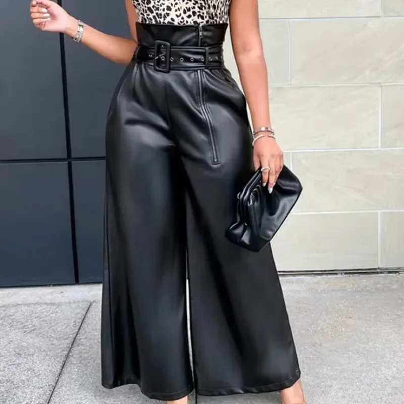 Immagine di Pantaloni da donna in pelle PU a gamba larga neri, vita alta, stile streetwear moderno e casual per un look fashion e comodo
