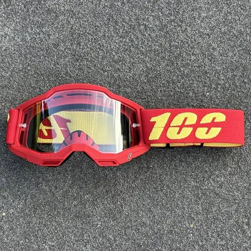 Uniquement des lunettes de protection