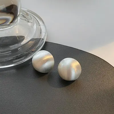 Image de Boucles d'oreilles rondes mates tendance coréenne
