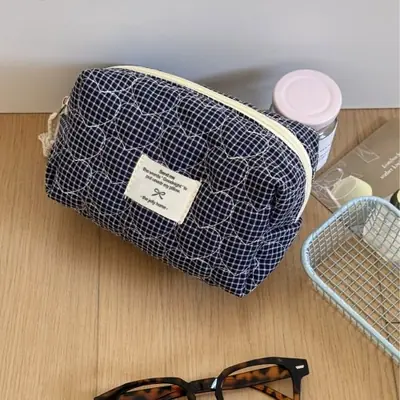 Image de Trousse de Maquillage Coeur Matelassée - Grande Capacité & Style Chic