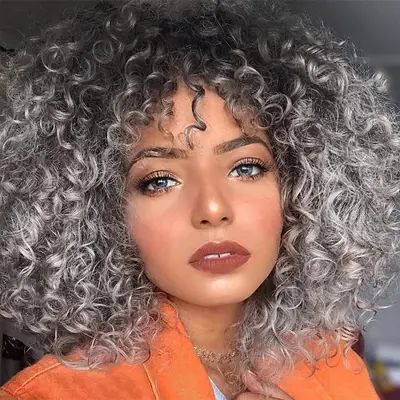 Image de Perruque Blonde Bouclée Courte avec Frange - Synthétique Résistant à la Chaleur