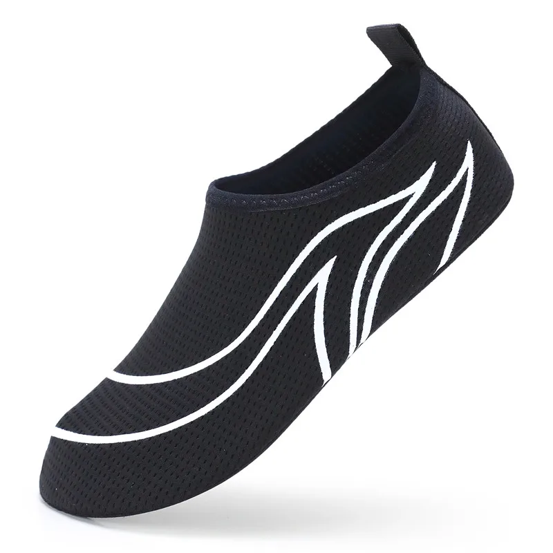 Imagen de Zapatos acuáticos suaves de verano para mujer, zapatos de agua ligeros para pareja, zapatos de playa de secado rápido para hombre, zapatillas casuales flexibles antideslizantes
