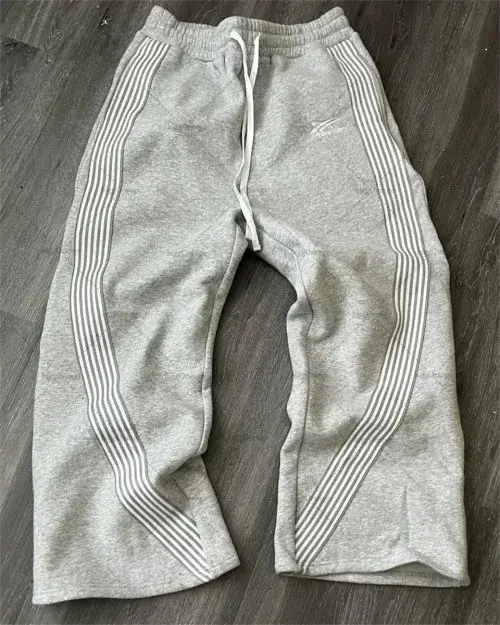 Image de Pantalons Y2K Camouflage Tactiques - Noir & Gris