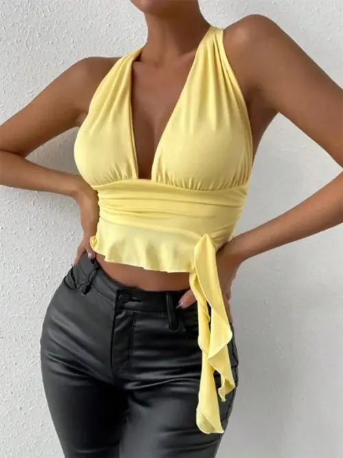 Image de Haut Plissé Moulant Décolleté Profond - Élégance & Séduction 2024