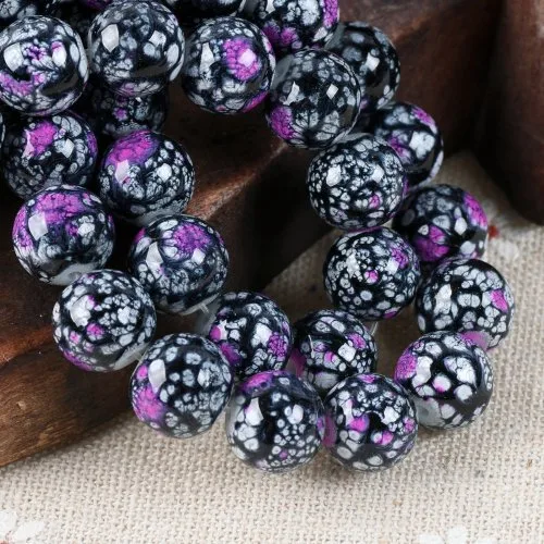 Negro blanco morado