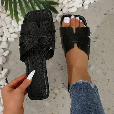 Image de Pantoufles de Luxe Été 2025 - Tendance & Confort
