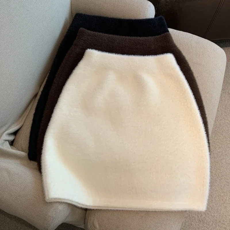 Image of Elegant Knit Imitation Mink Fur Mini Skirt with Elastic Waist for Women – Slim Fit, Casual Winter Style