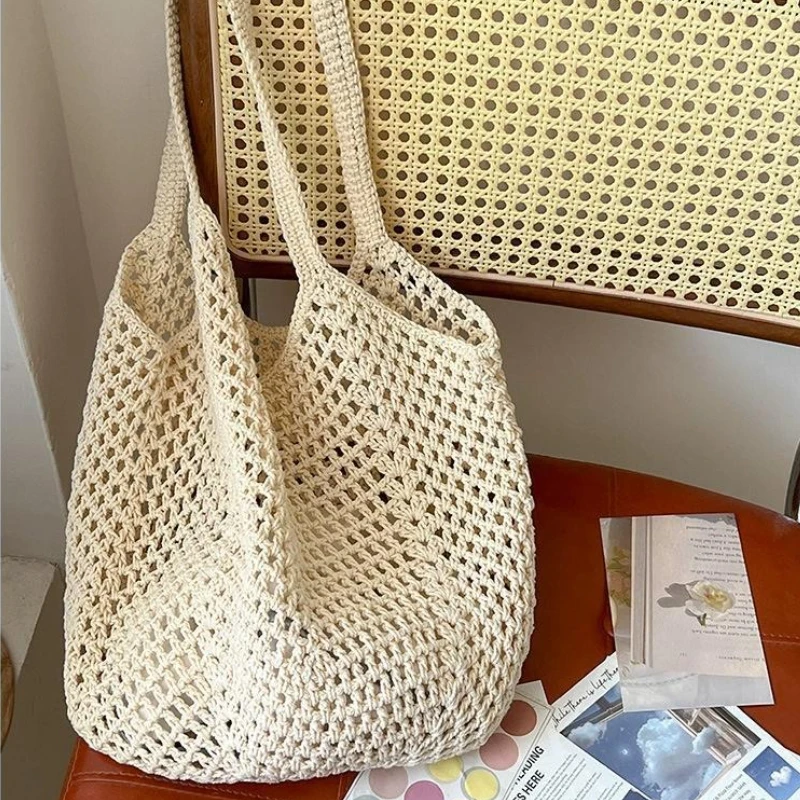 Immagine di Borsa a tracolla da donna in cotone intrecciato di grande capacità per il tempo libero Borsa a tracolla da spiaggia fatta a mano da donna in paglia intrecciata casual
