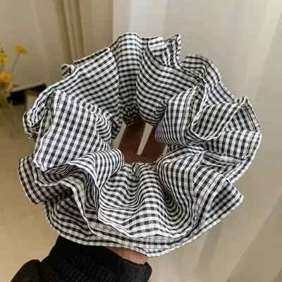 Image de Bandana à Carreaux Noir & Blanc - Style Rétro Chic
