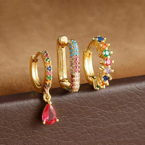 Image de Boucles d'oreilles Huggie Zircon - Élégance en Acier Inoxydable