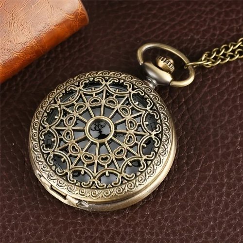 Bild von Vintage Halskette mit Anhänger in Form einer Taschenuhr – Bronzefarbene Spinnendesign Quarzuhr als lässiges Accessoire und ideales Geschenk