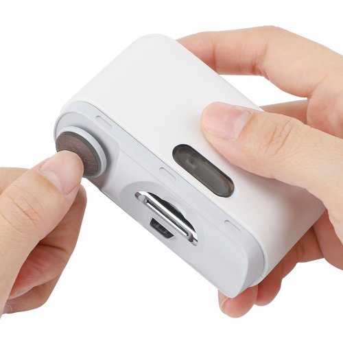 Afbeelding van Natuurlijke Elektrische Nageltrimmer met Polijstfunctie – Veilige en Automatische Vingernagelzorg voor Volwassenen en Baby's
