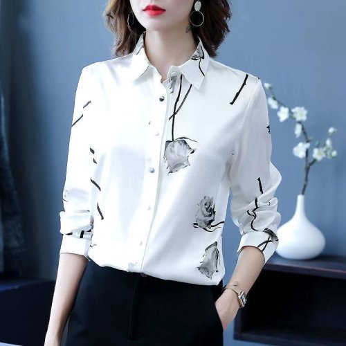 Image de Chemisier Floral Femme - Style Décontracté & Élégant