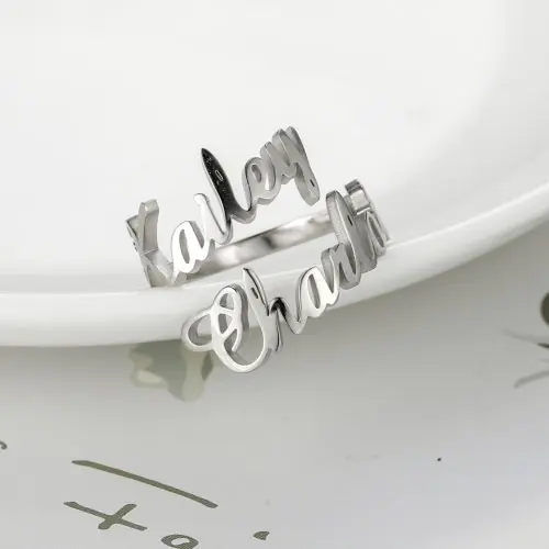 Image de Bague Double Nom Personnalisée - Cadeau Romantique en Or